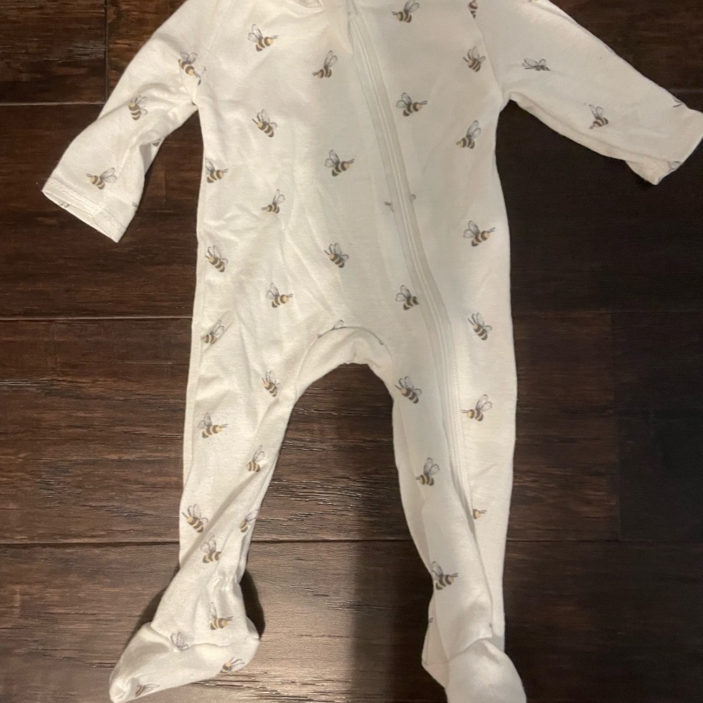 White Bee Print Newborn Zipper Footie